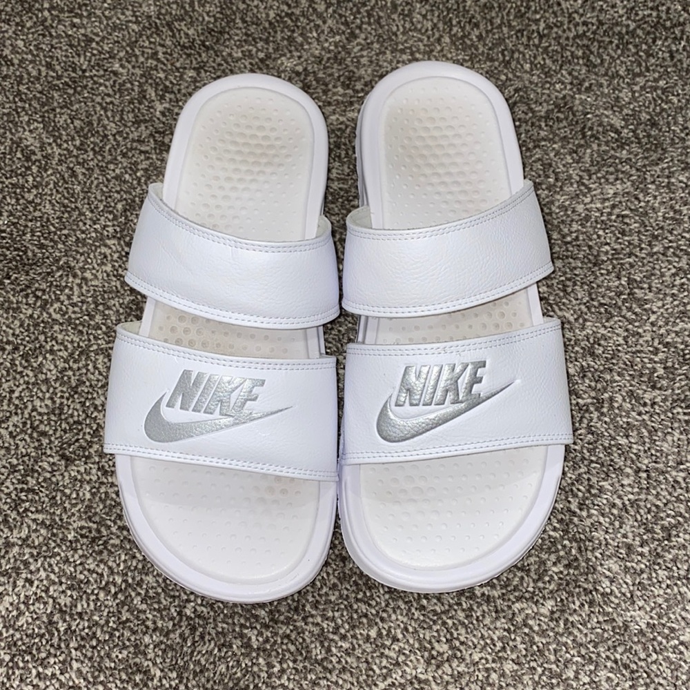 women’s nike slides
